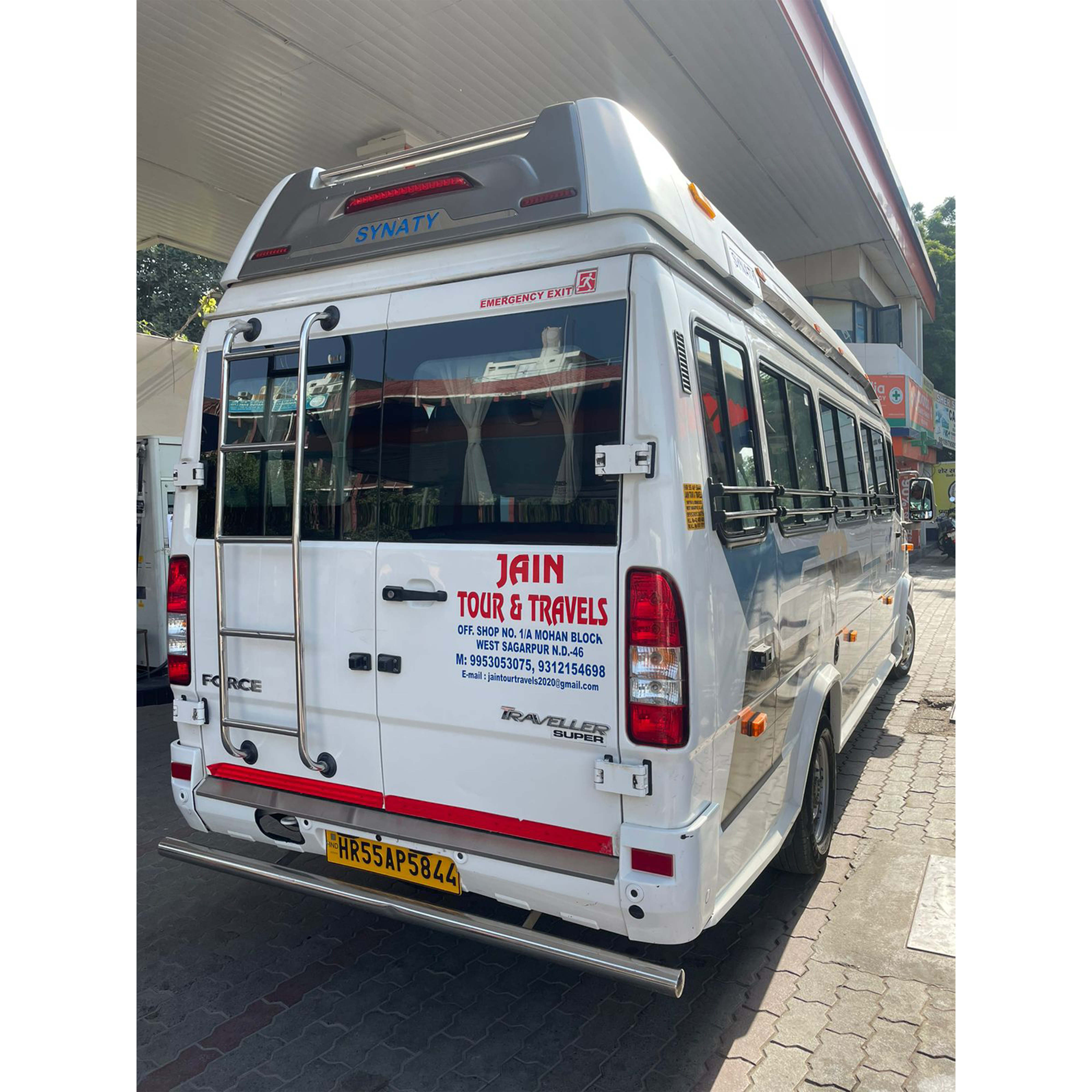 20-seater-luxury-tempo-traveller/7.jpg